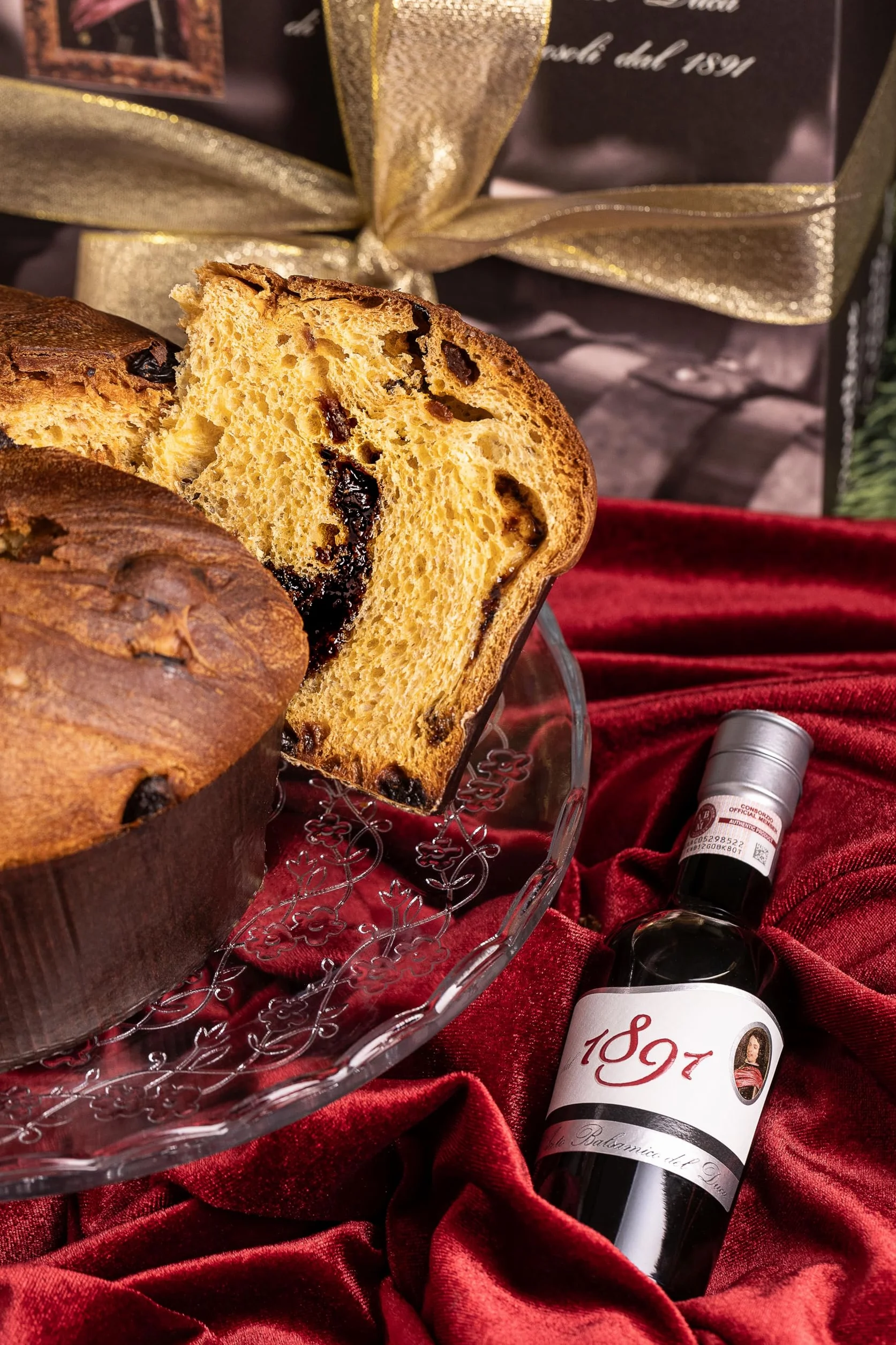 Panettone z "Ocetem balsamicznym z Modeny ChOG" del Duca - Ciasto świąteczne - miękkie ciasto i nadzienie balsamiczne - 1 kg - eleganckie opakowanie