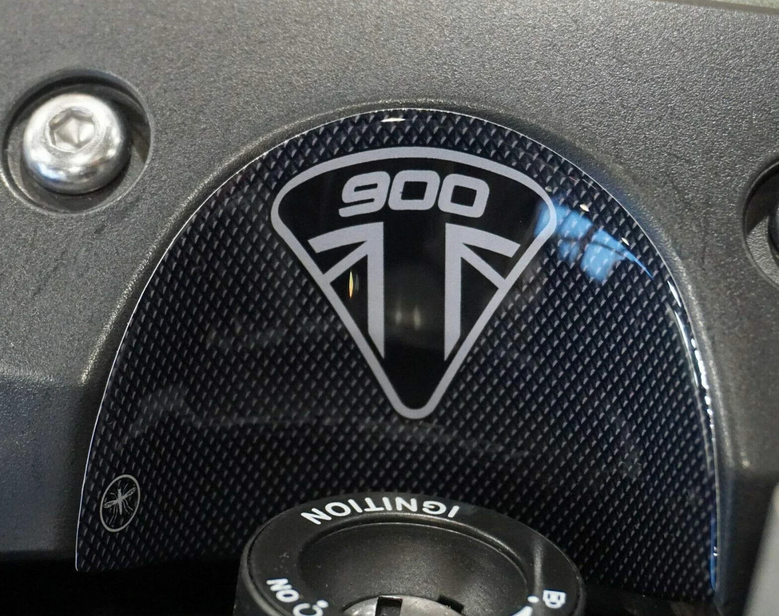 labelbike - Naklejka 3D Motocykl Strefy Kluczyka Zapłonu Ochrona i Dekoracja żywica kompatybilna z Motocyklami Triumph Tiger 900 GT i Rally - kolor karbonowo-czarno-szary