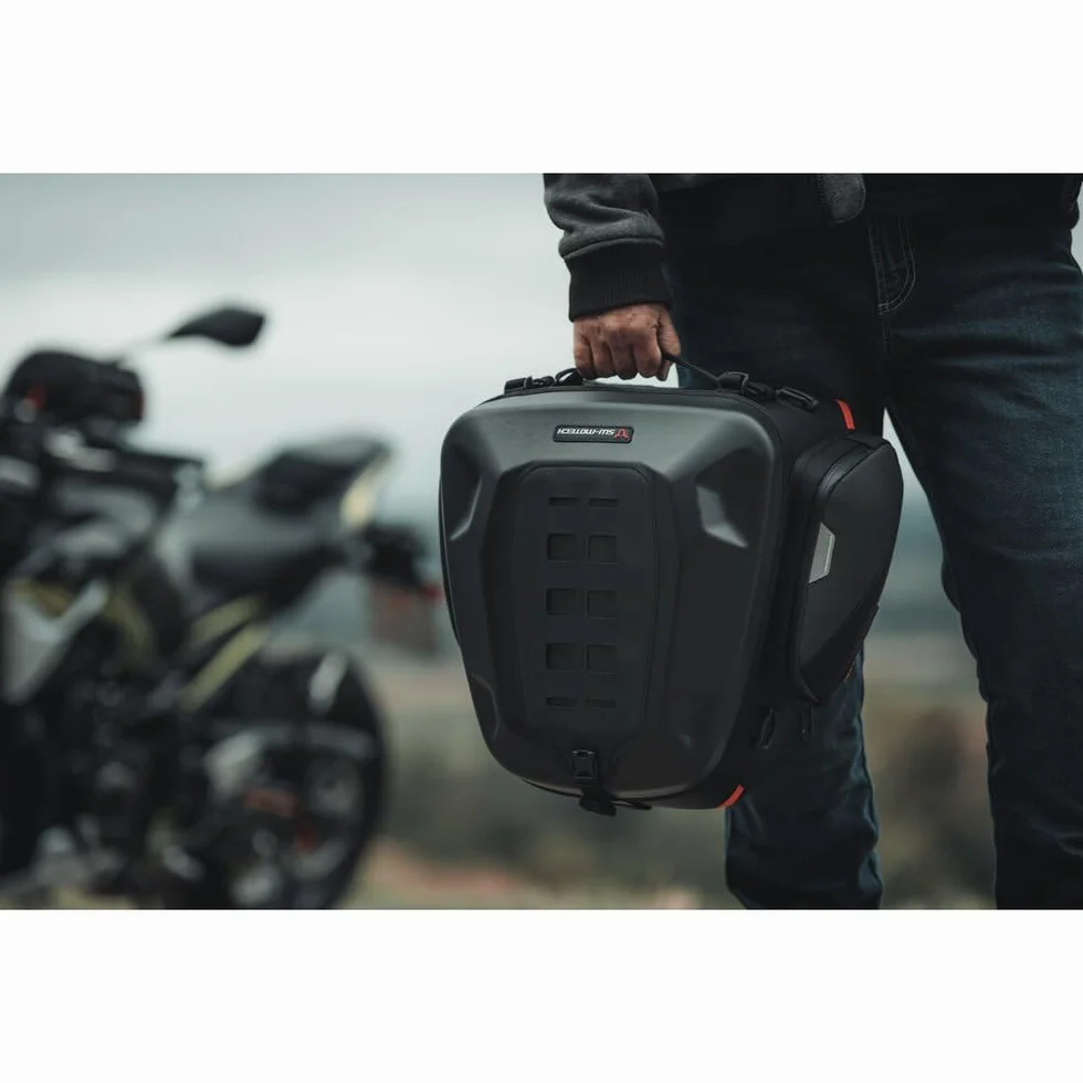 PRO Rearbag Tail Bag 1680D nylon balistyczny. Czarny/antracytowy. 22-34 l.