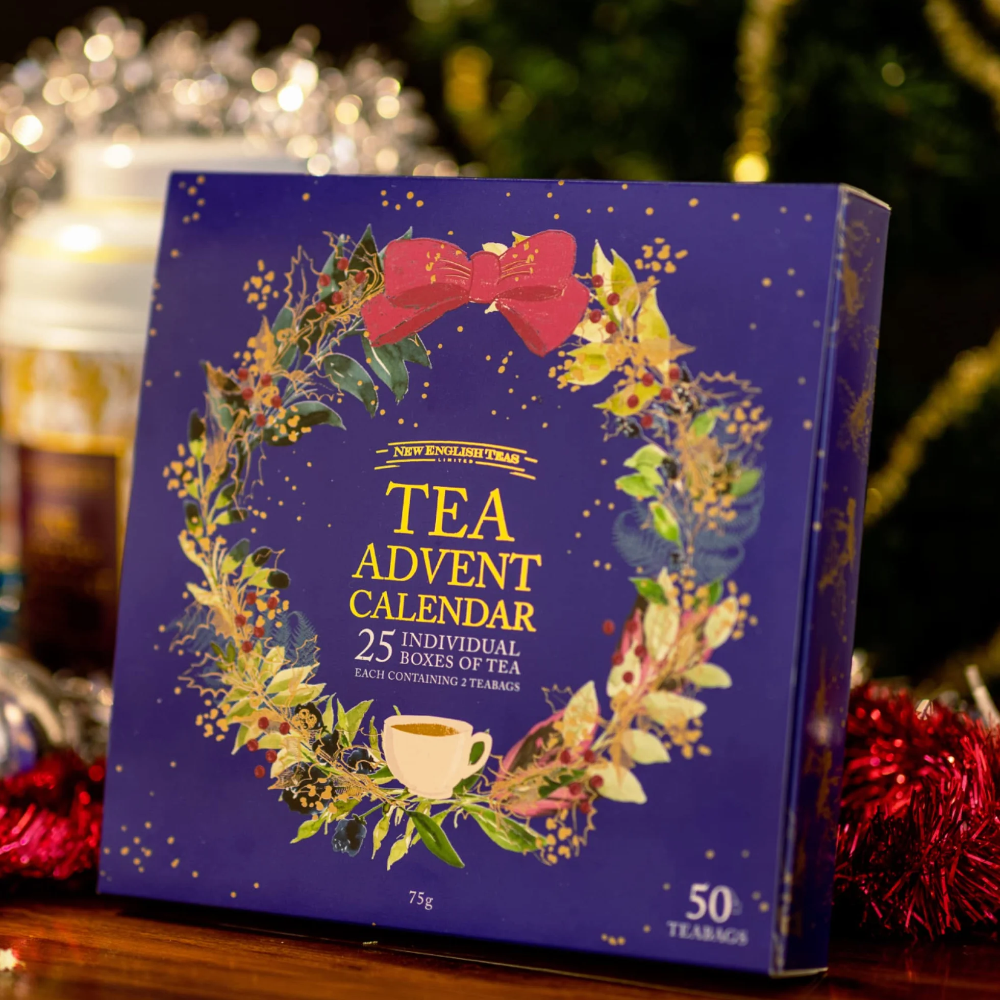 New English Teas Świąteczny kalendarz adwentowy na herbatę, 50 torebek z piramidami, 5 świątecznych mieszanek czarnej herbaty, owoców i ziół