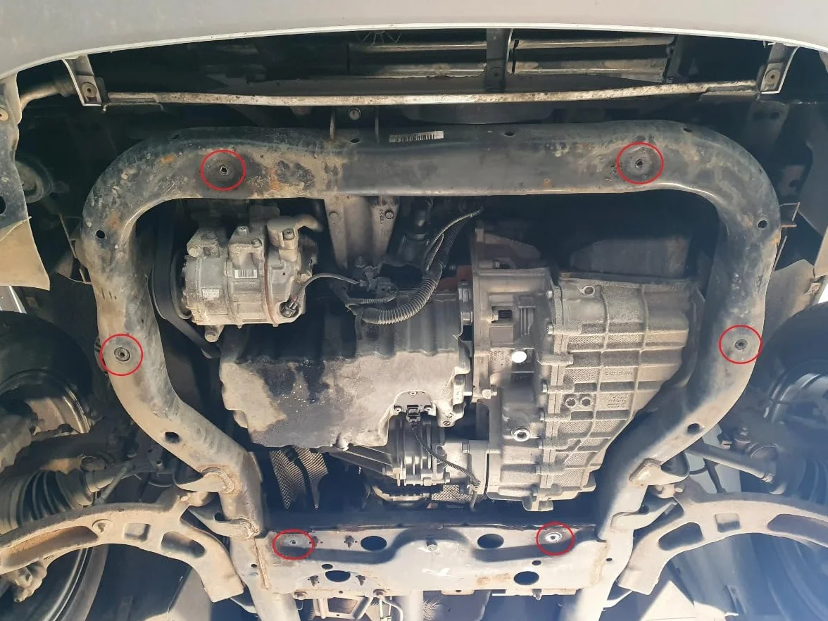 Metalowa ochrona pod silnikiem, kompatybilna z Volkswagen Transporter T5 – (2004-2015)