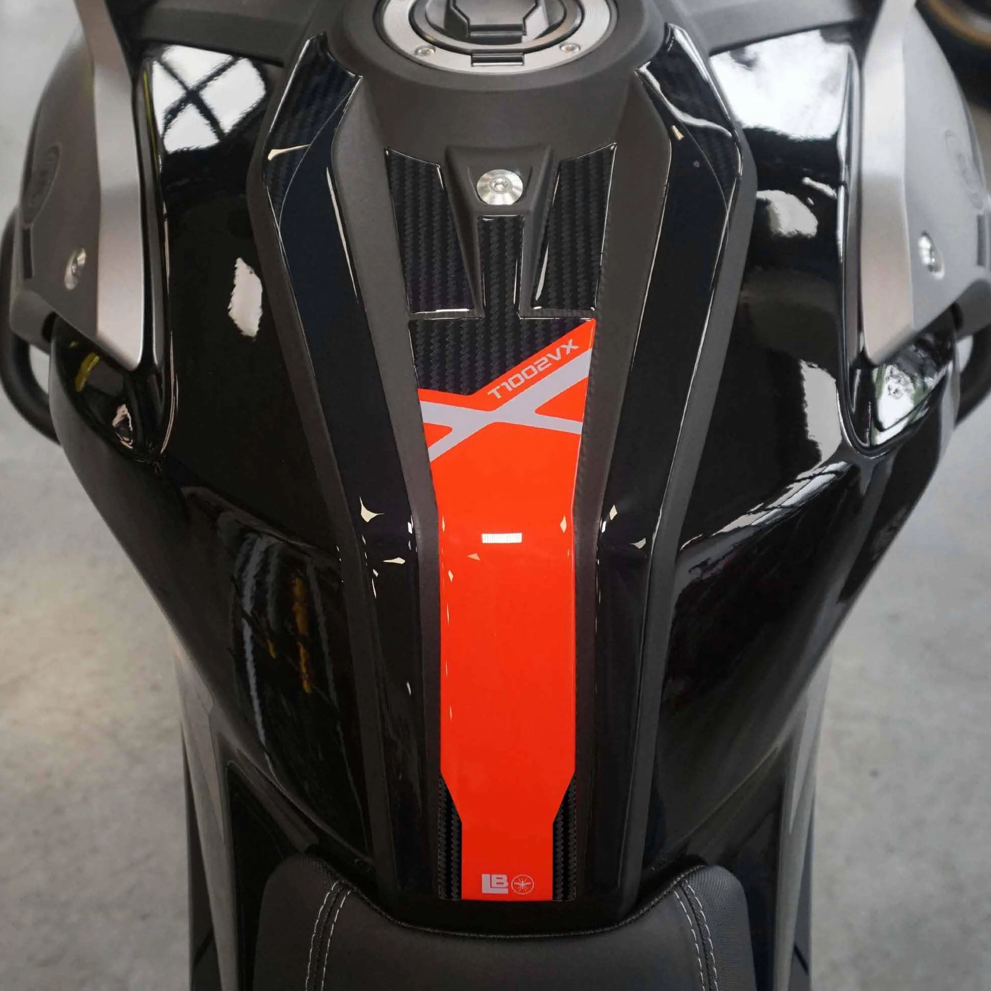 labelbike - Naklejki 3D Tank Pad Dekoracje Motocyklowe i Ochrona żywiczna kompatybilne z Morbidelli T1002VX 2025 - Kolor Czerwony Szary Czarny Węgiel