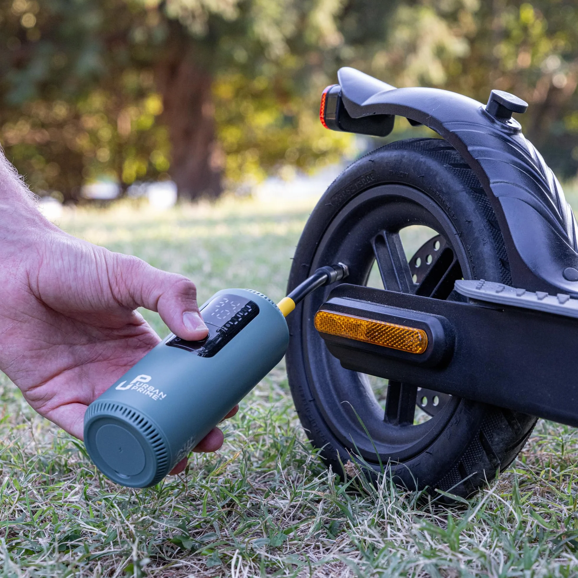 Portable Electric Air Compressor XP przenośna sprężarka do rowerów, motocykli, skuterów, piłek, z czujnikiem ciśnienia, zintegrowane światło LED, 150 PSI, 2 x 1200 mAh