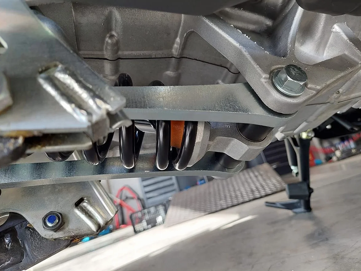 Łączniki obniżające do Yamaha T-Max 530 2017-2019 / T-Max 560 2020-2023 (30mm)