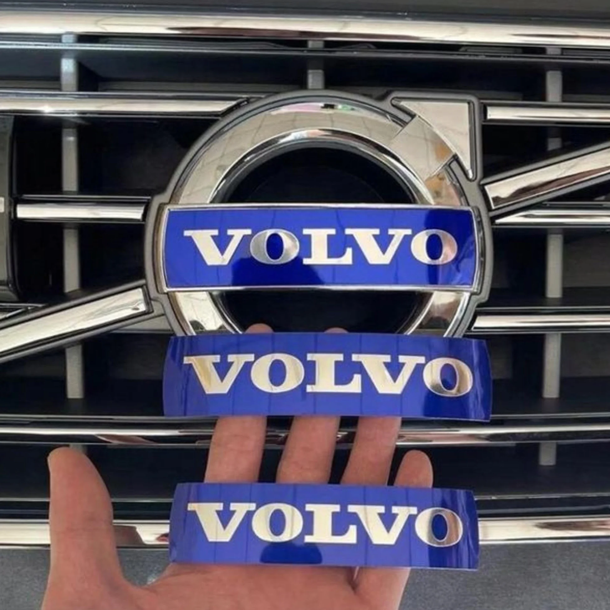 Emblem Volvo Logo osłona chłodnicy 28x115mm V40 V50 V60 V70 XC40 XC60 XC70 XC90 S40 S60 S80 C30 C70
