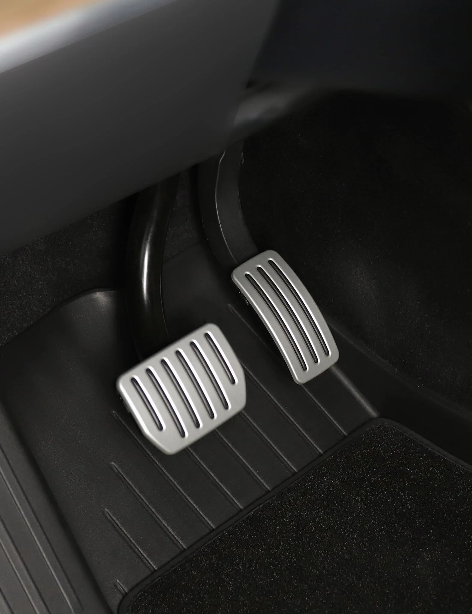 TPARTS Aluminiowe zestawy pedałów z blokadą samoczynną pedałów gazu osłona pedałów hamulca do modelu Tesla 3 i model Y antypoślizgowe akcesoria ochronne zamiennik podkładki na nożny