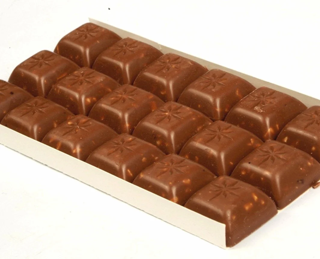 Tablica czekolady mlecznej alpejskiej z orzechami 100 g