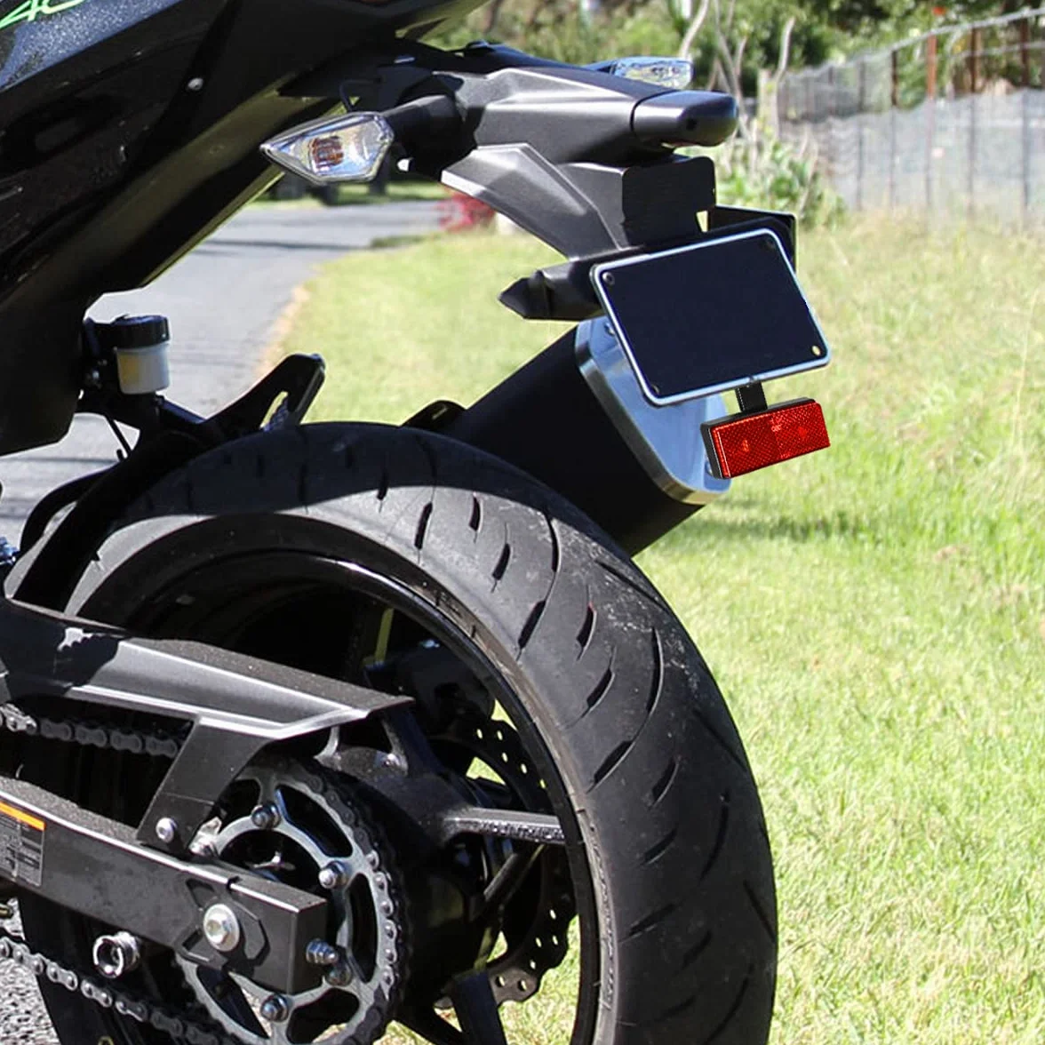 Uniwersalny motocykl odblaskowy E4 wąski czerwony z krótkim reflektorem tablicy rejestracyjnej T-Holder Cat Eye Scooter Quad E-atest