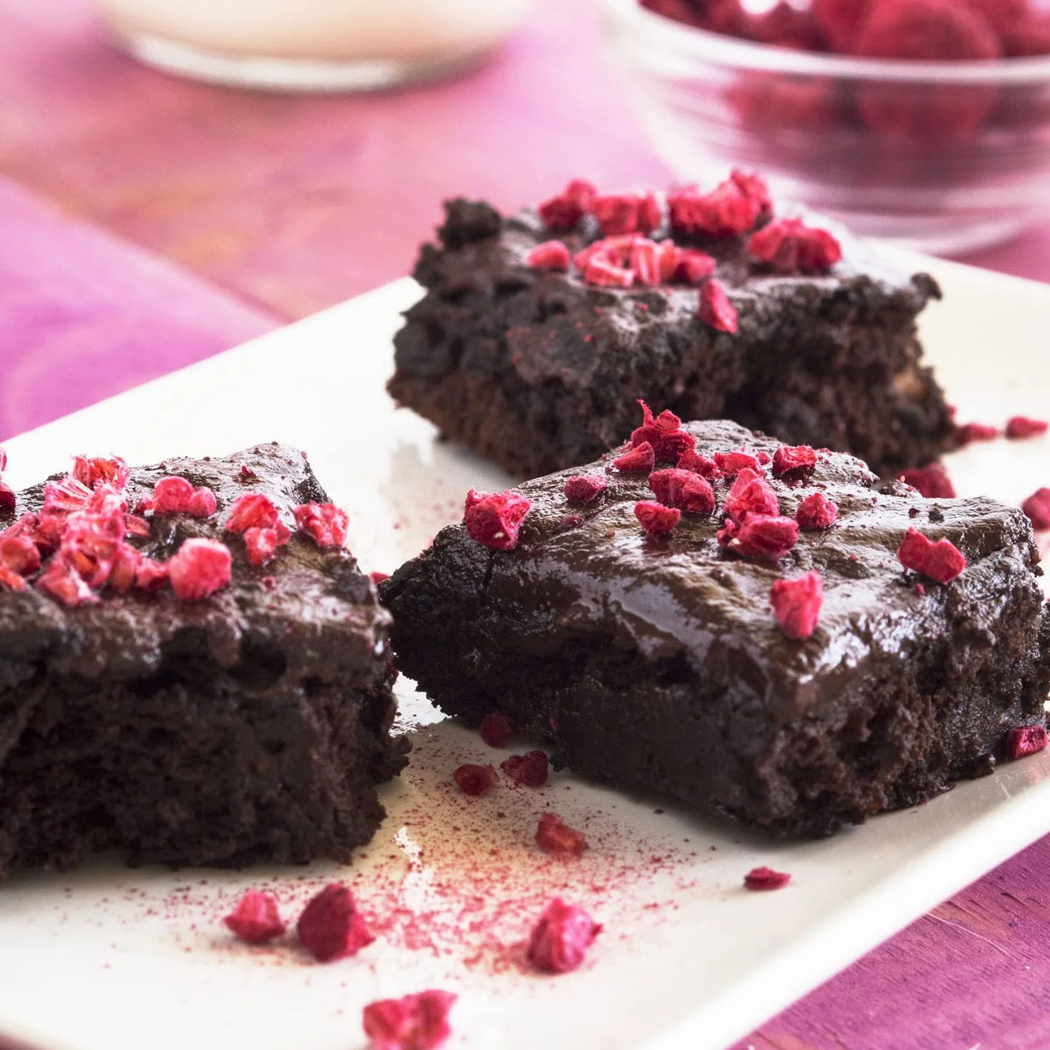 Liofilizowane Maliny Kawałki, Grys 100g - Suszone Owoce Liofilizowane - Maliny Suszone w Kawałkach - Liofilizowane Owoce do Wypieków, Dekoracji Ciast, Deserów - 100% Naturalne, Bez Dodatku Cukru