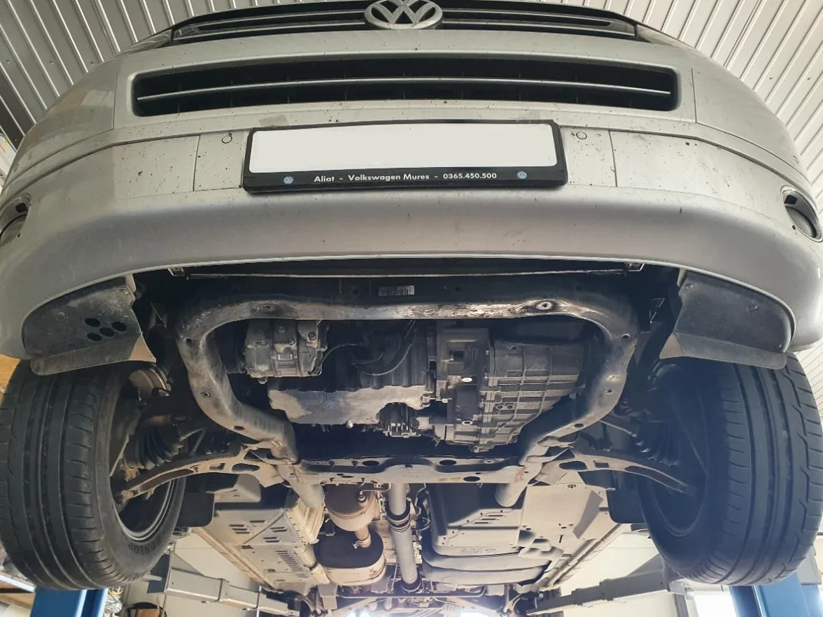 Metalowa ochrona pod silnikiem, kompatybilna z Volkswagen Transporter T5 – (2004-2015)