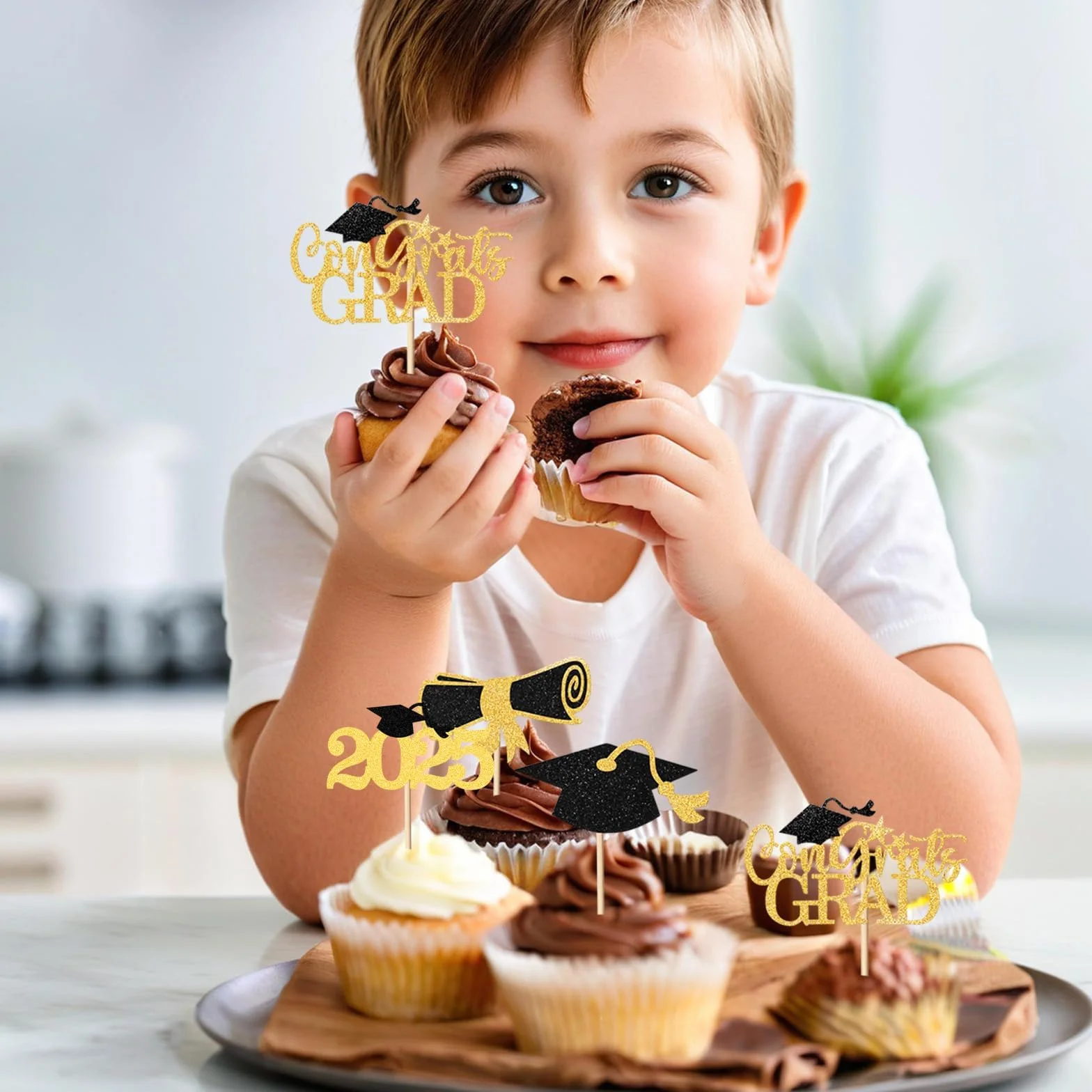 24 szt. toppery na babeczki z okazji ukończenia szkoły 2025, dekoracje na przyjęcie z okazji ukończenia szkoły, 4 style, dekoracje na tort z okazji ukończenia szkoły 2025, ozdoba na tort, klasa z
