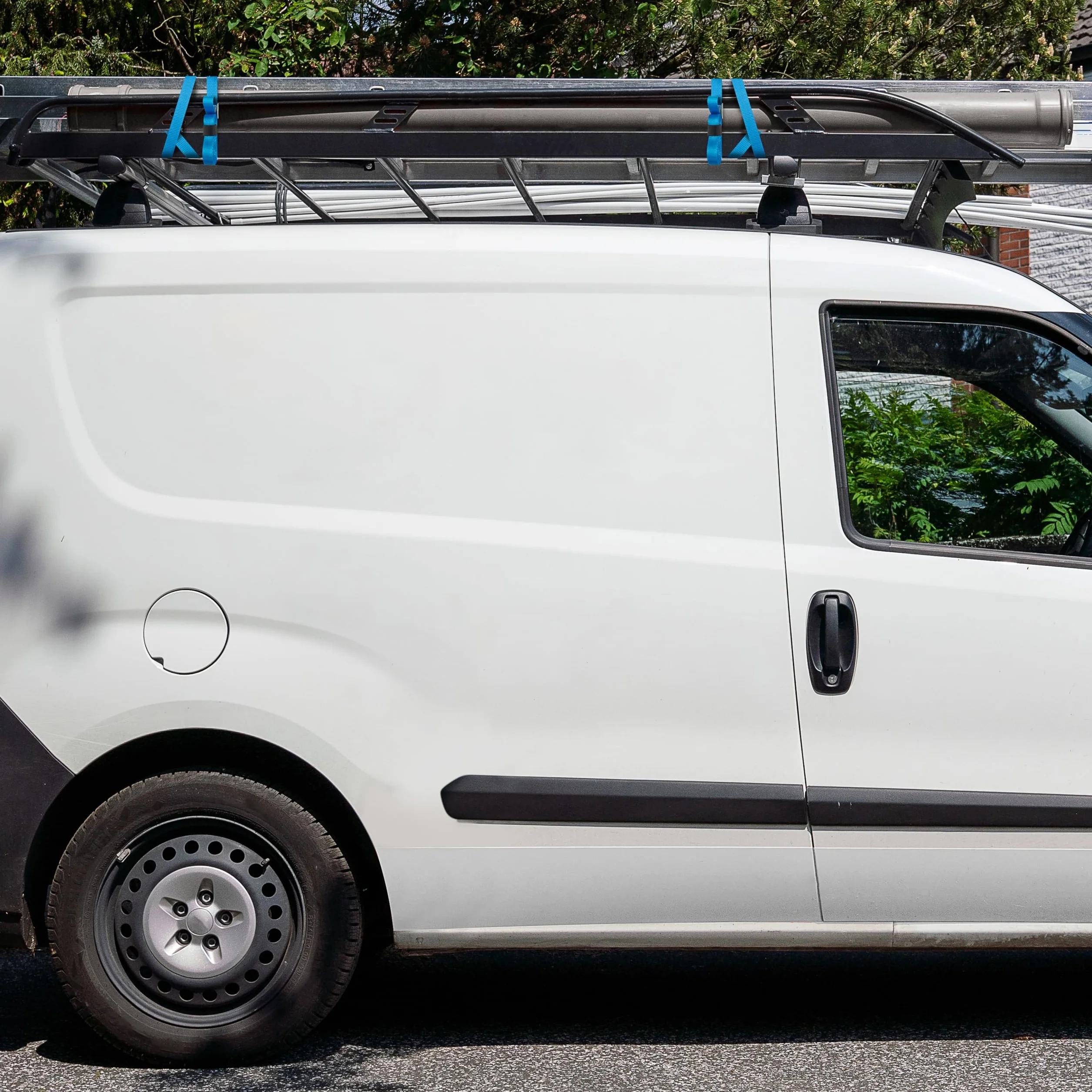 Pasy Transportowe z Klamra Zaciskowa 25mm 250kg 3m z Rzepem i Ochrona Klamra z Krzywką + Torba do Przechowywania | Zestaw 4 | Do Mocowania na Bagażnikach Rowerowych, Szynach Dachowych, w Bagażnikach Samochodów, do Bagażu i Przeprowadzek | EN 12195-2 | Stu