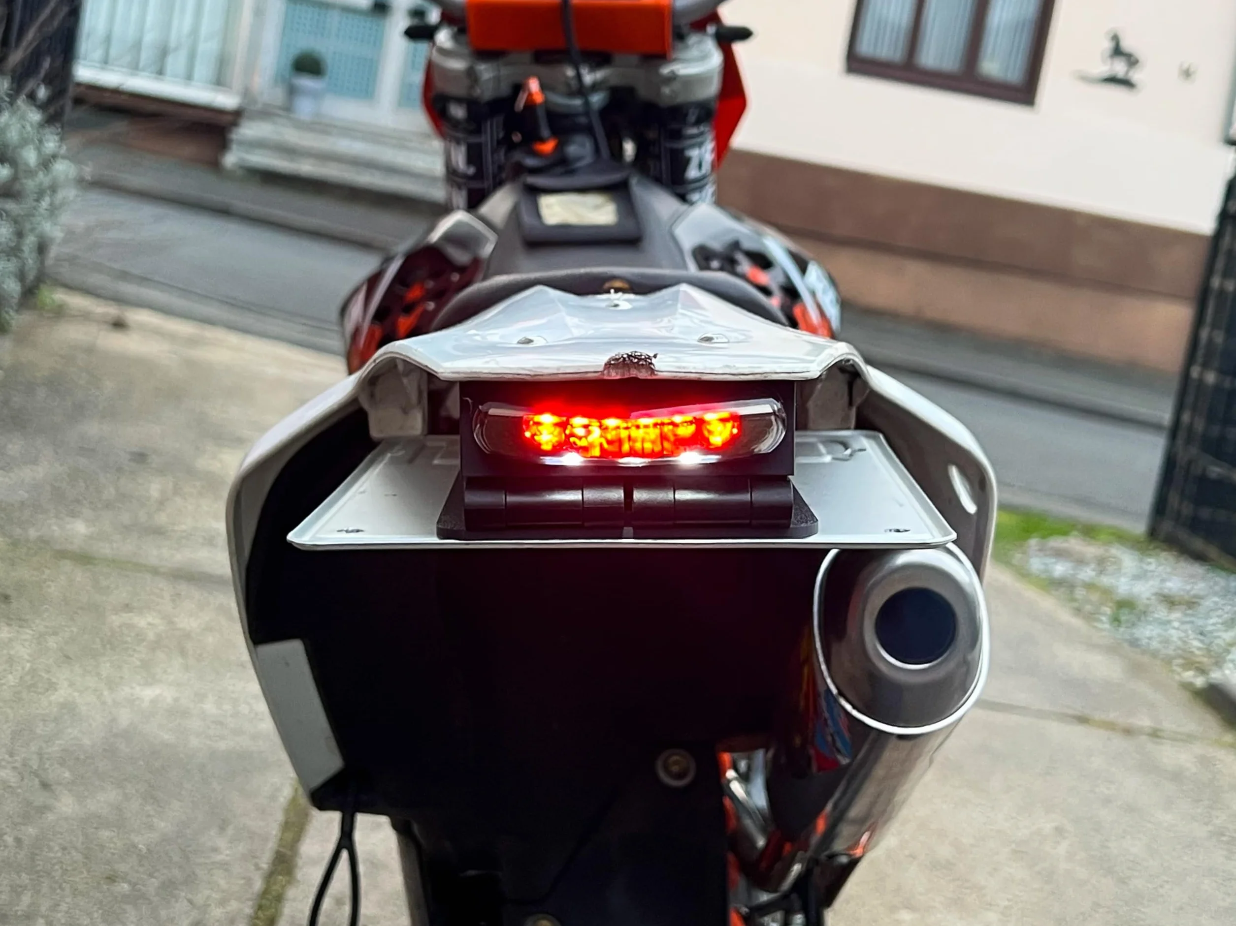 Uchwyt tablicy rejestracyjnej składany Enduro Supermoto uniwersalny czarny