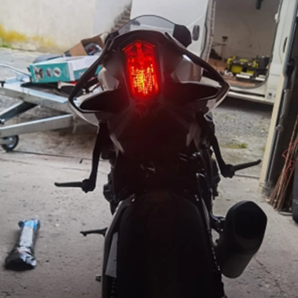 Tylne światło LED do YAMAHA YZF R7 YZF-R7 2022 motocykl zintegrowane tylne kierunkowskazy kierunkowskazu światła kierunkowskazu lampa migająca (przezroczysta)