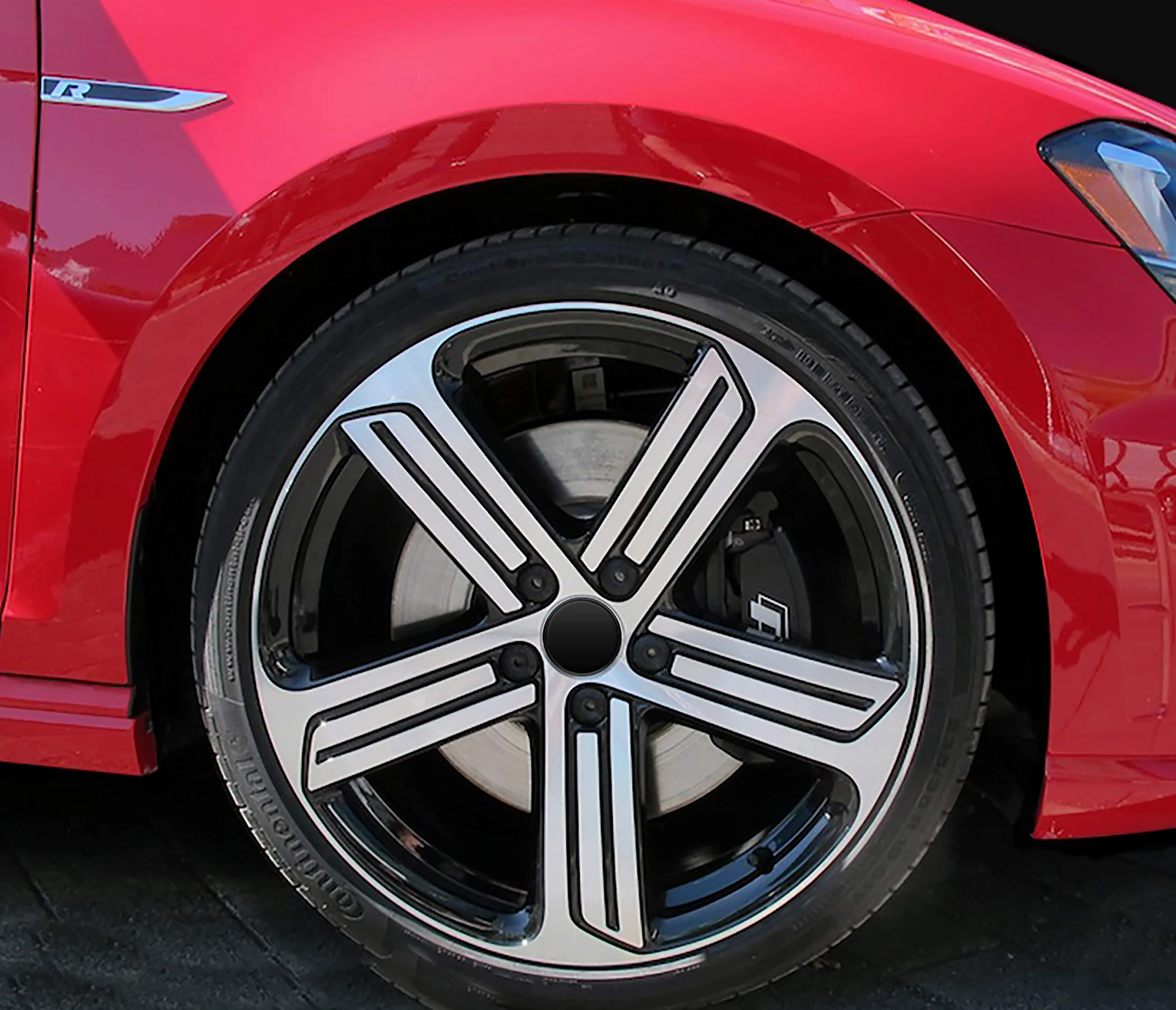 Zestaw 4 zaślepek do felg 60 mm czarne uniwersalne do tuningu