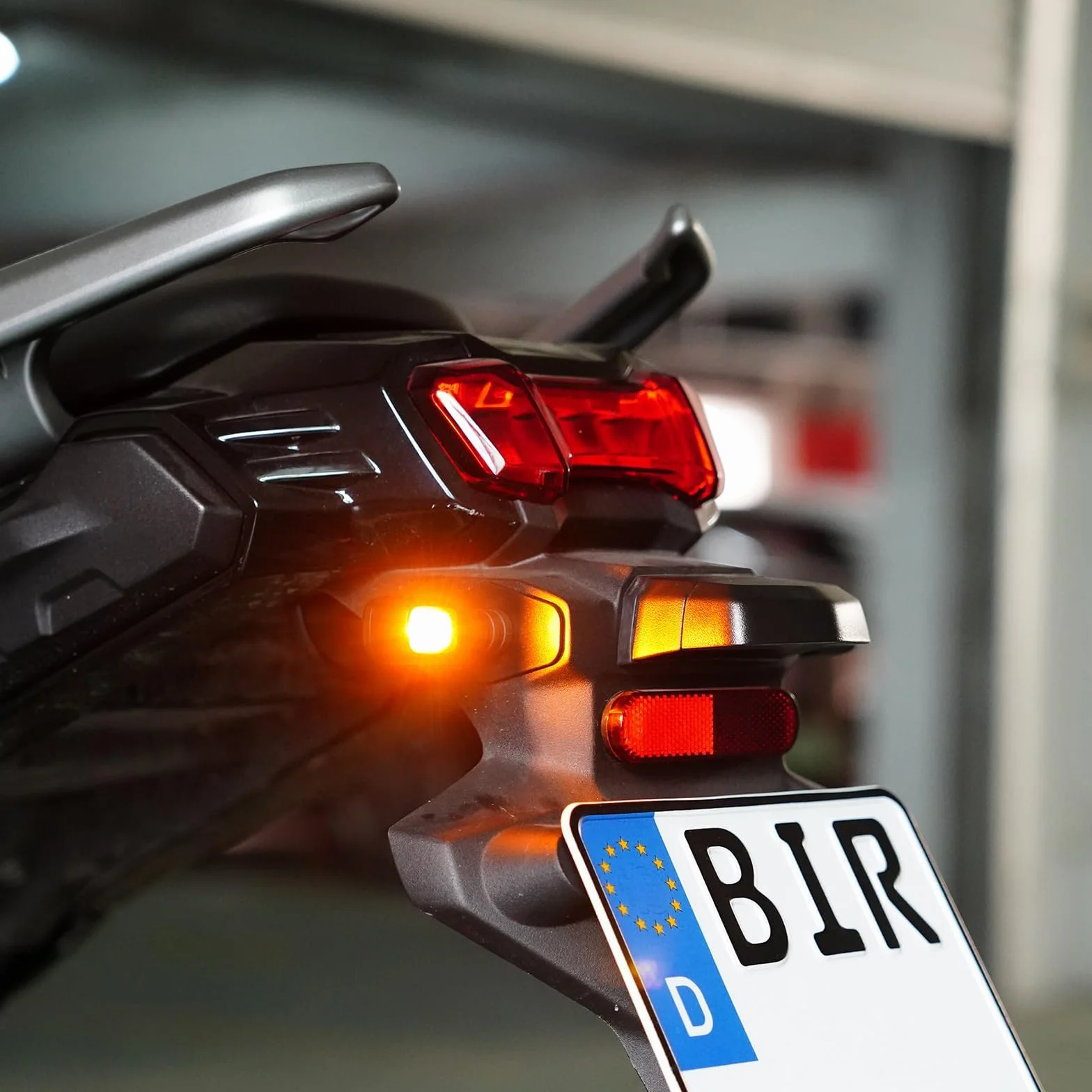 evermotor 12V Mini LED kierunkowskaz motocyklowy, E24 E-przetestowany, 4 sztuki 1.2W Retro kierunkowskaz motocyklowy Prostokątny, gwint M10, do motocykli Ebike rower, IP67 wodoodporny