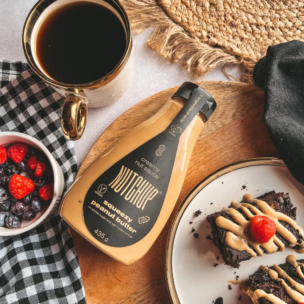 NUTCHUP | Pierwsze wyciskane masło orzechowe nabite w butelkę | Kremowa polewa orzekowa | Butelka 435g (Oryginalny)