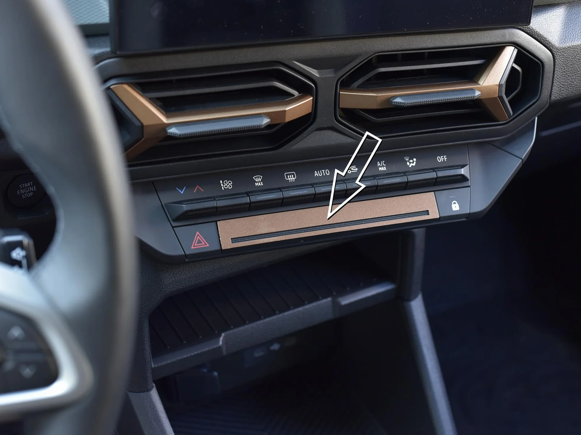 Stalowa osłona na 2024+ Dacia.Duster III 3 (P1310) | Dekoracja płyty środkowej - COPPER-BROWN | 1 sztuka Essential Expression Journey Extreme DUSTER akcesoria tuningowe
